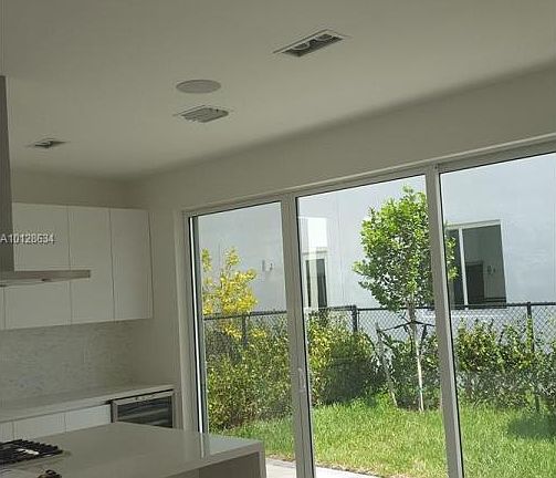 3rd image of 7444 NW 98th Ave #Mr
