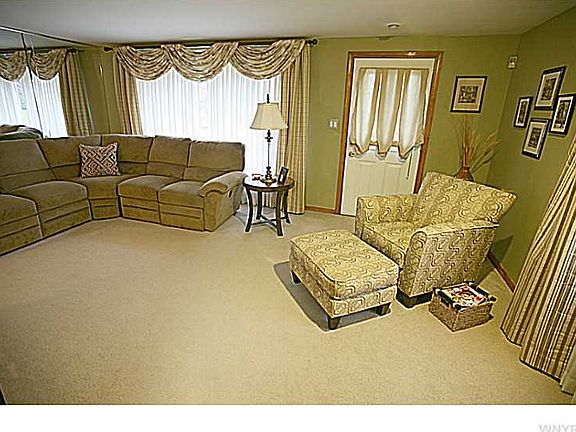 4th image of 19 Alden Ave