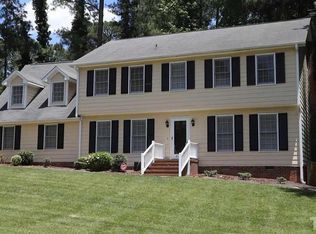 8204 Holly Berry Ct, Raleigh, NC 27615