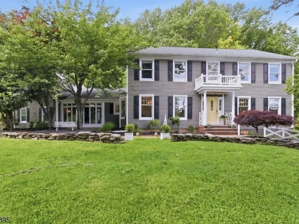 6 Fawn Ridge Rd, Clinton Twp., NJ 08833