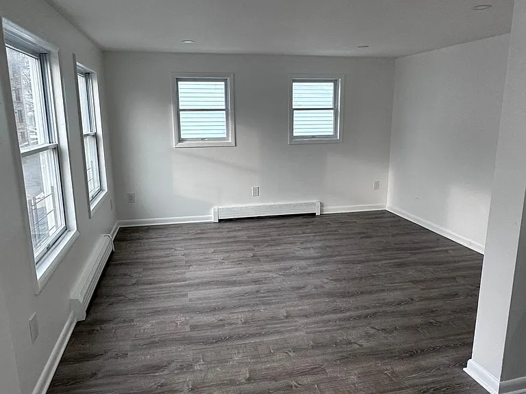 21 Cooley Pl #3 — Photo 2