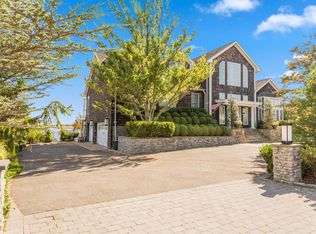 1133 Harbor Rd, Hewlett, NY 11557