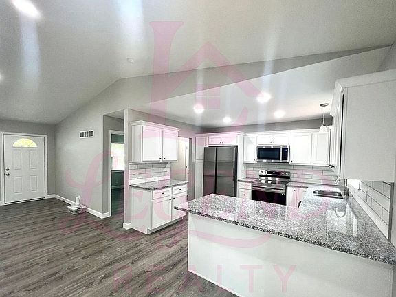 5th image of 113 Mill Pond Dr