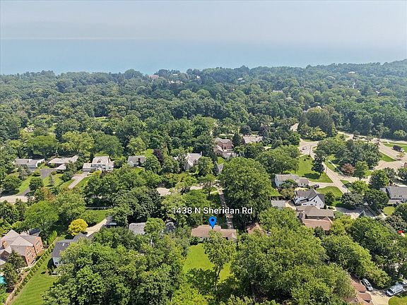 5th image of 1438 N Sheridan Rd