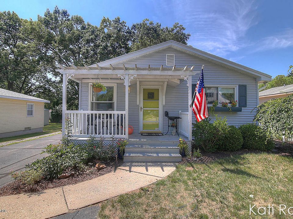 1st image of 3707 Vineyard Ave NE