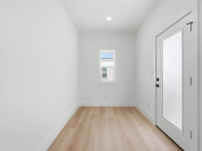 2015 California Dr #103 — Photo 18