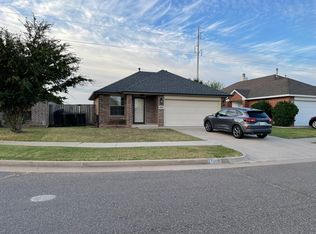 1004 SW 25th St, Moore, OK 73170