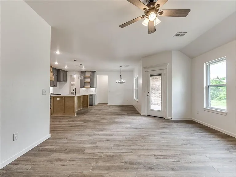 1460 Deer Ridge Run — Photo 7