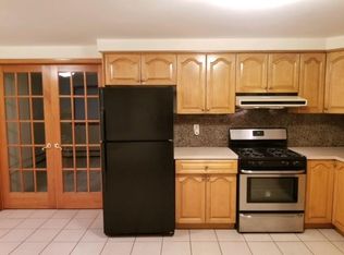 18 Lexington Ave, Rochelle Park, NJ 07662