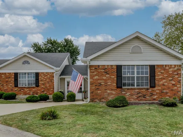 1647 Chapman Ct, Saint Charles, MO 63303
