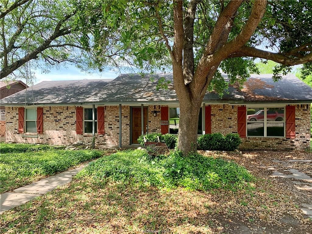1501 Stacey St, Navasota, TX 77868 Zillow