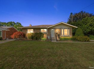 8628 Strom Dr, Sterling Heights, MI 48314