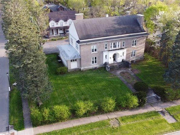 2118 E Genesee St #202