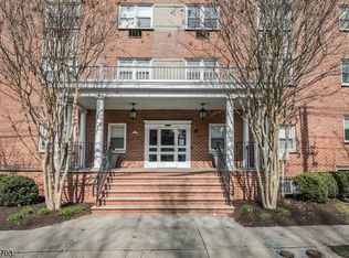 465 Valley St #2H, Maplewood, NJ 07040