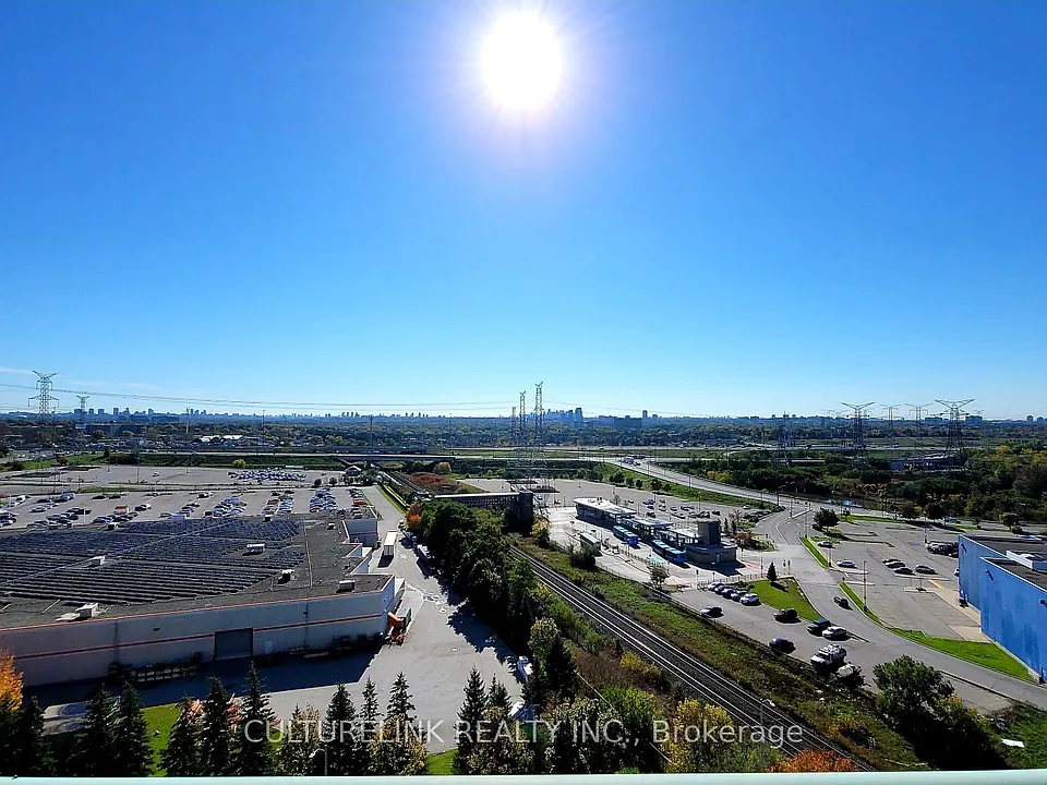 39 Oneida Cres #Penthouse 5