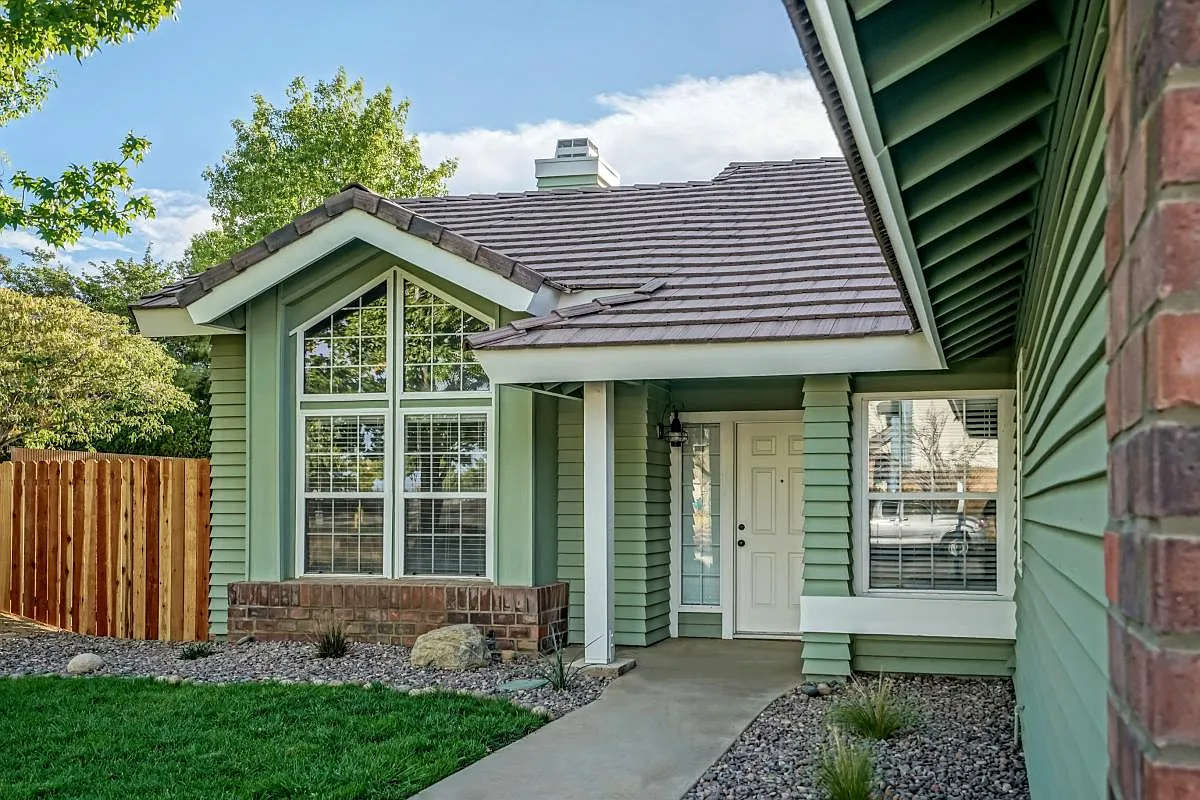 Building Photo - 42501 Carriage Way
