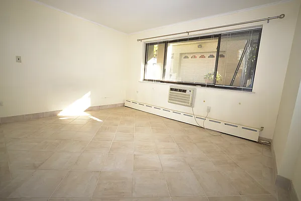 Rented by Voro, LLC | media 20