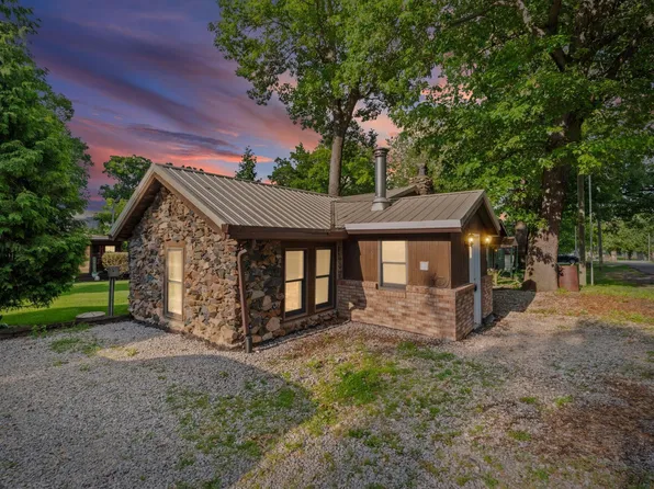 3935 E Parses Rd, Monticello, IN 47960