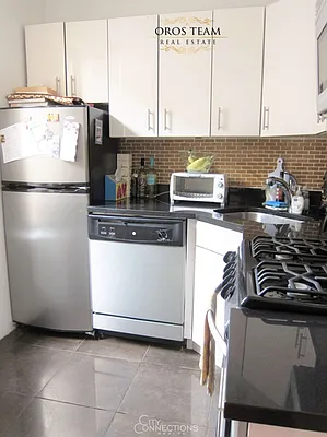 Rented by City Connections Realty | media 15