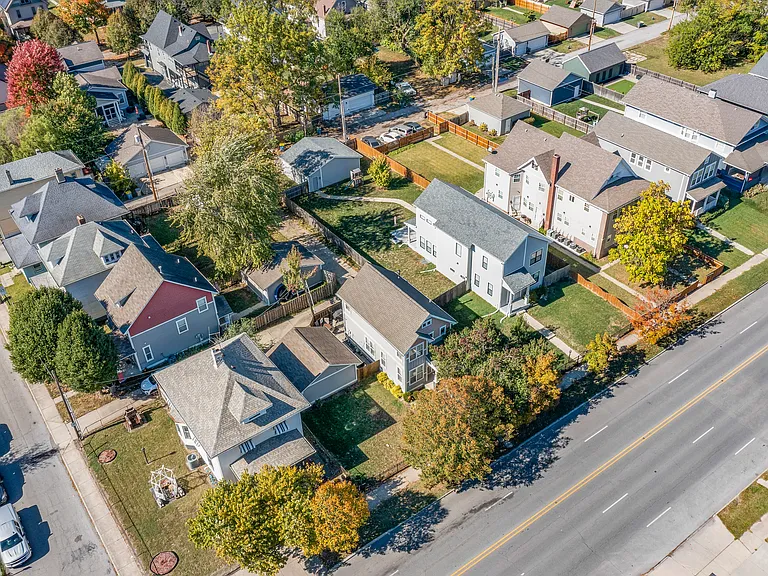 2410 N College Ave — Photo 64