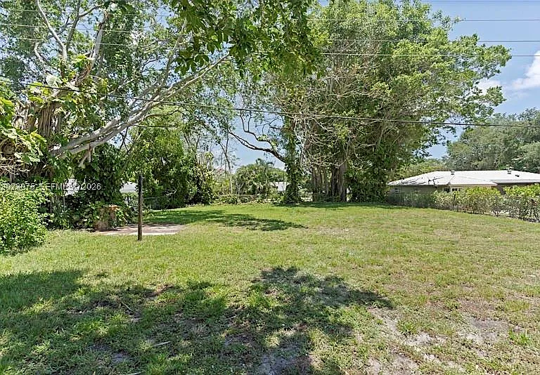 3910 NW 4th Ct — Photo 31