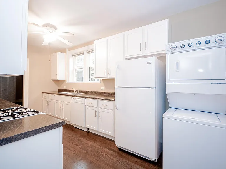 2433 W Fargo Ave #3 — Photo 9