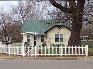 411 Clark Ave, Lebanon, MO 65536