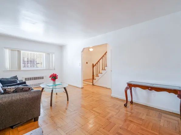 3617 Laconia Avenue image 8 of 46