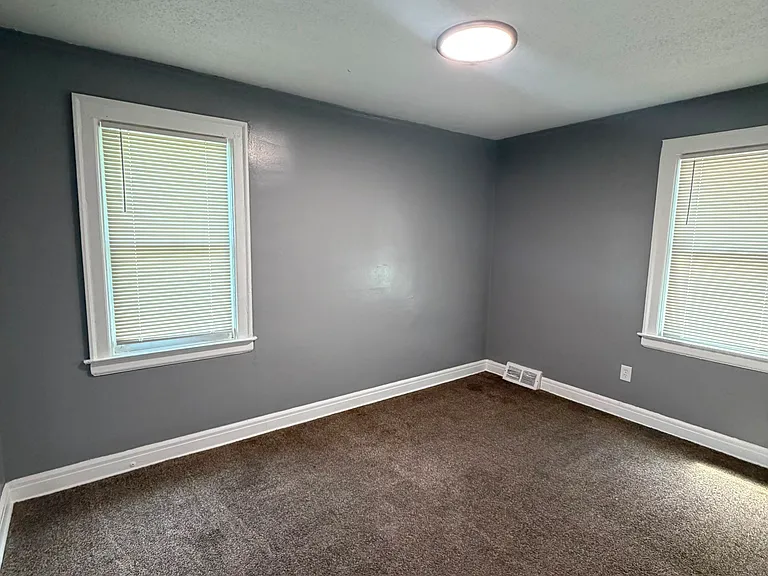 15443 Whitcomb St #2 — Photo 7