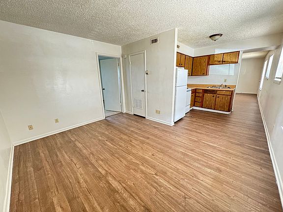 2nd image of 3109 Atkinson Ave #114