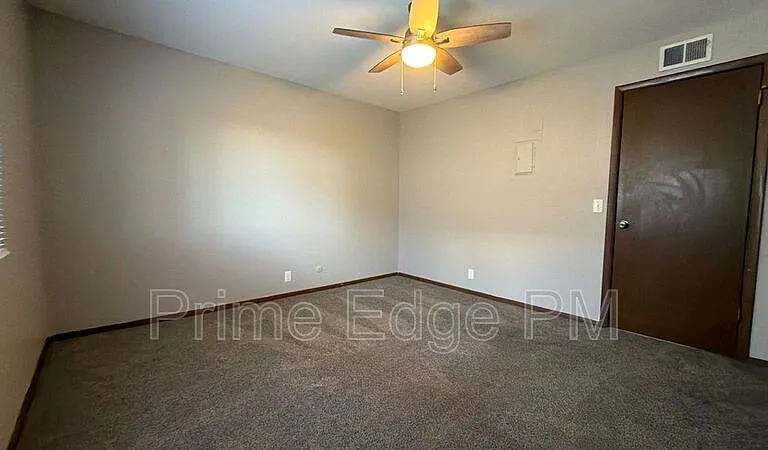 4520 Calvert St #7 — Photo 16