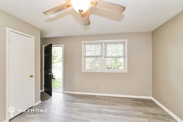 2616 Shady Lawn Dr — Photo 4