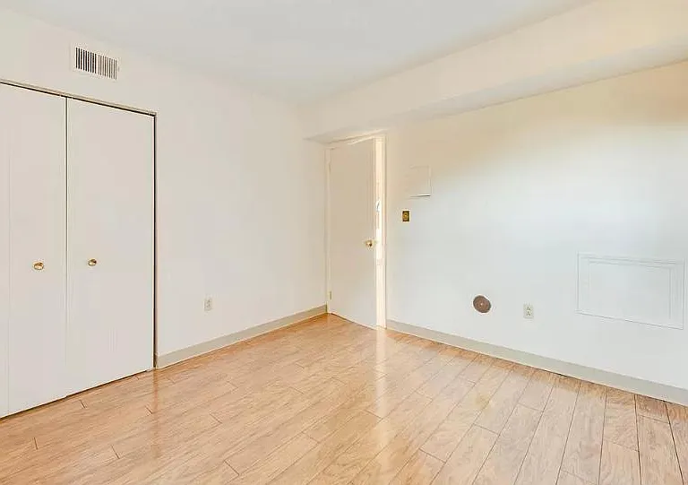 3260 Kennett Sq — Photo 6