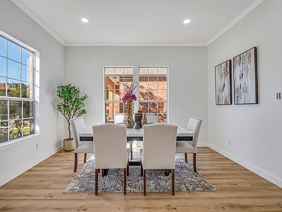 2nd image of 4609 Forest Park Rd