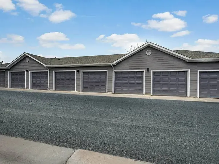 Reserve At Thornton — Photo 12