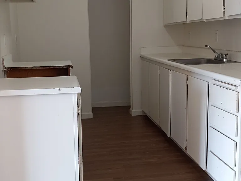 915 W Miner St — Photo 24