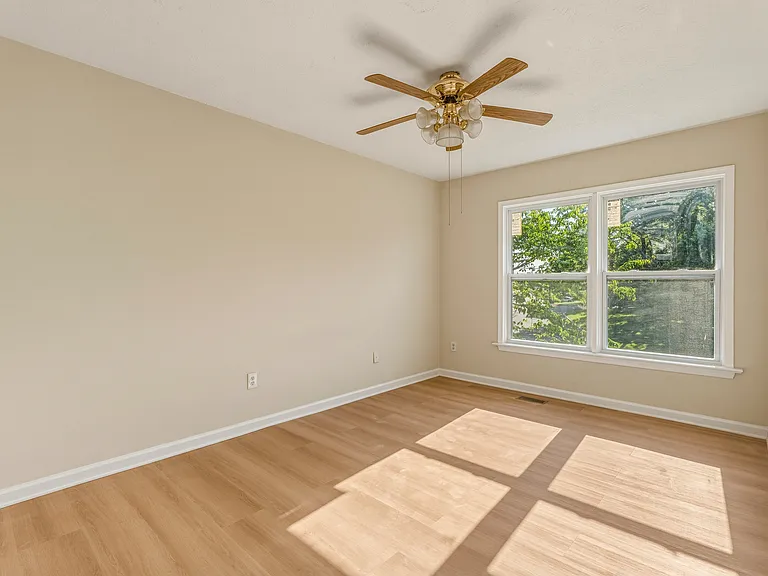 55 Oak Crest Ct — Photo 18