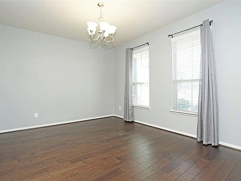 9702 Massanutten Ln — Photo 36