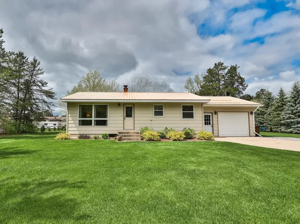 35 Hickory Ave NW, Menahga, MN 56464