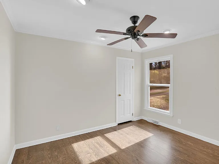 408 Wilby Dr — Photo 16
