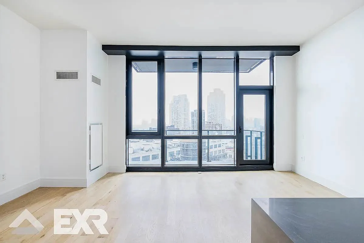 44-41 Purves Street 2106