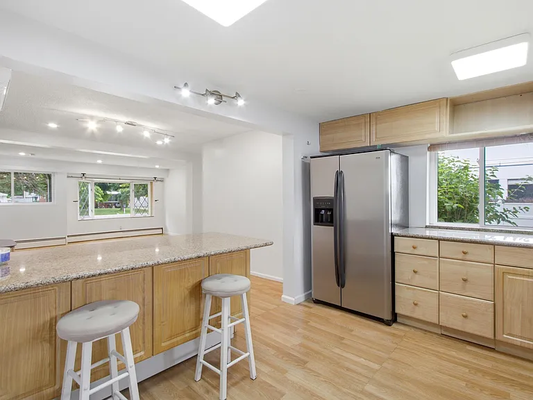 8885 Cardwell St — Photo 5