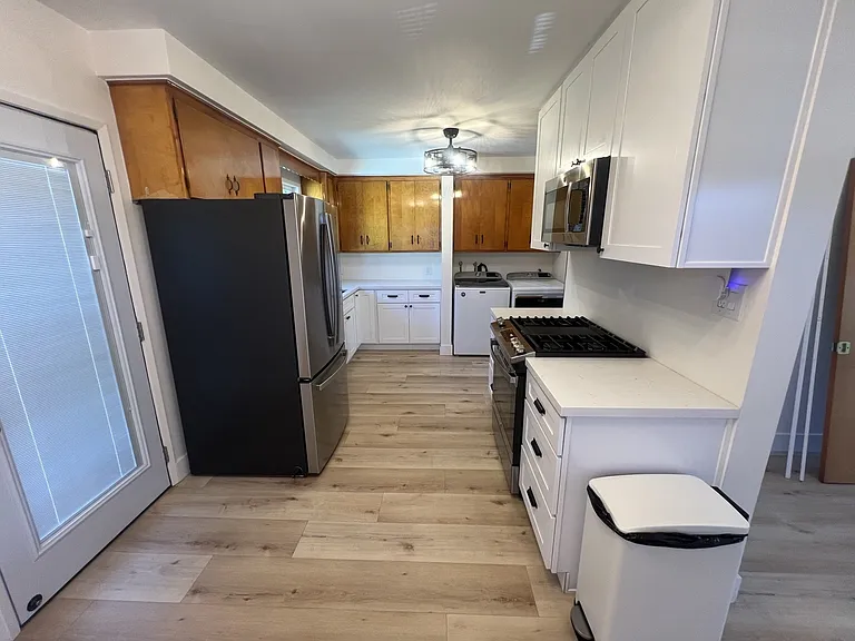 5429 Cambridge St — Photo 14