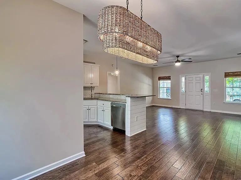 389 Northwood St — Photo 5