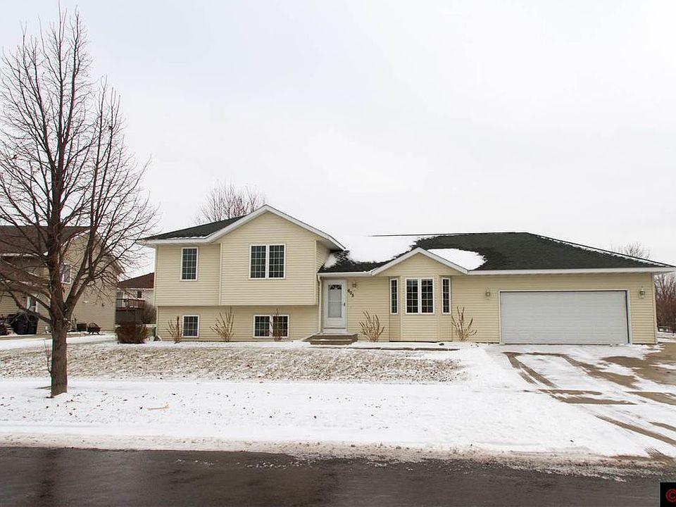 1st image of 605 Saint Andrews Dr