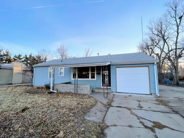 1019 College Ln, Hutchinson, KS 67501