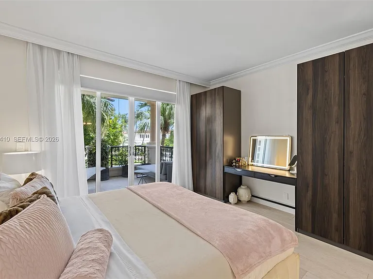 19122 Fisher Island Dr #19122 — Photo 26