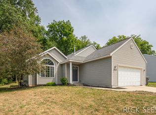 11227 Barnsley Rd SE, Lowell, MI 49331