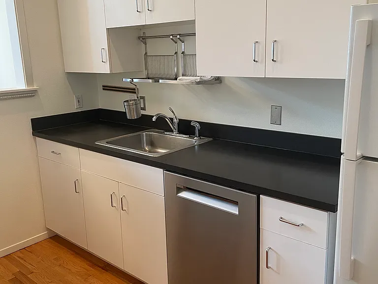 1009 NW Hoyt St #111 — Photo 14