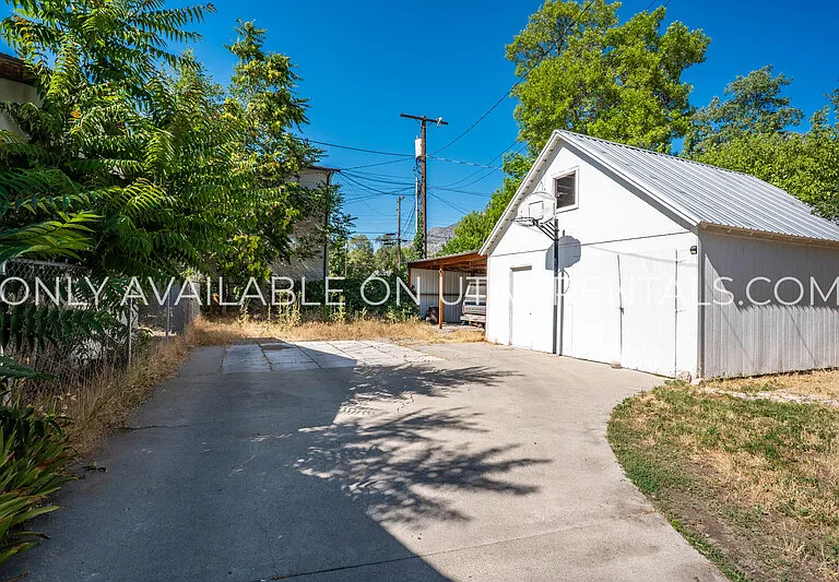 537 E 200 N Private Dm #1 — Photo 3